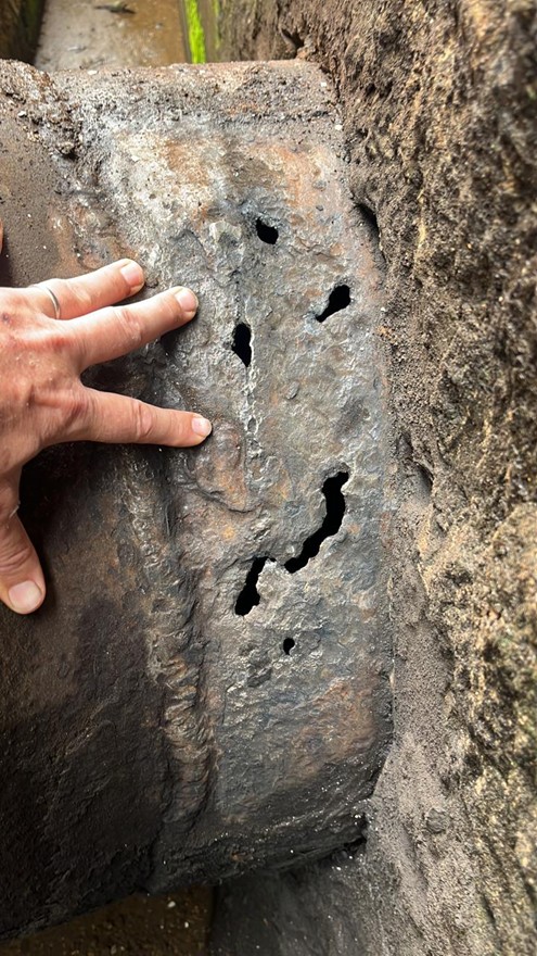 Pipe with Hole
